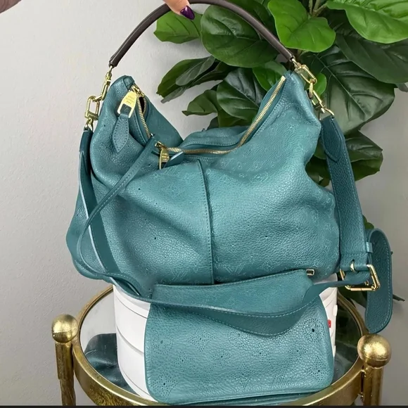 Louis vuitton Mahina Selene - Picture 2 of 8
